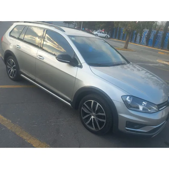 Volkswagen Golf Sportwagen Cross Golf