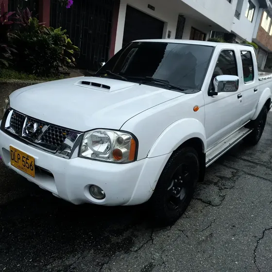 Nissan Frontier 2012 2.5 Doble Cabina 4x2