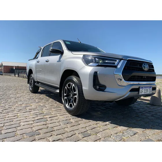 Toyota Hilux 2.8 Cd Srx 177cv 4x2 At