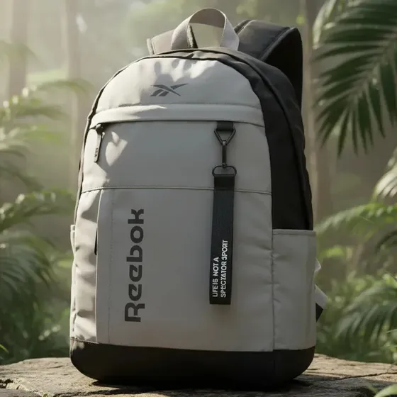 Mochila Reebok cómoda diseño amplia urbana tendencia moda color gris 60075
