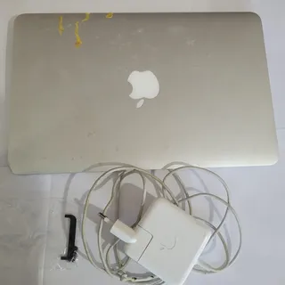 Macbook Air 11.6, A1465, Intel Core I5 1.7, 128gb Ssd, 4gb