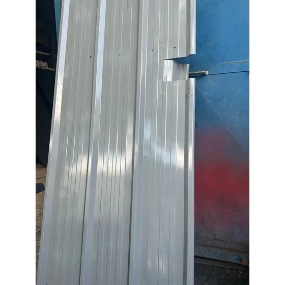 Telhas Trapezoidais Brancas C/ Furos E Amassados