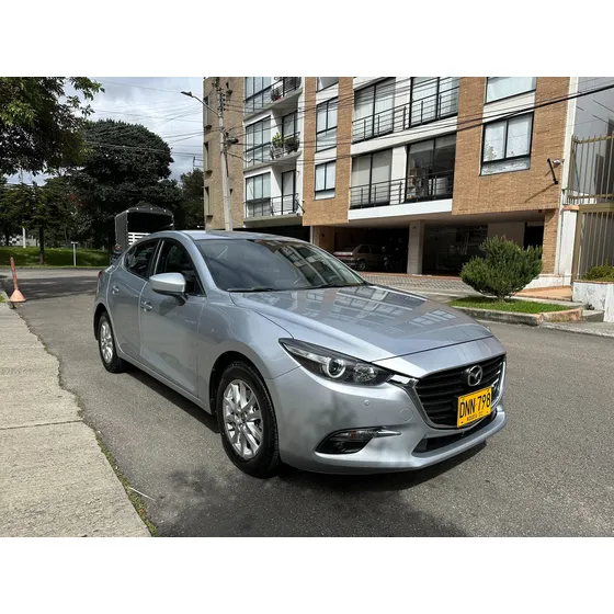 Mazda 3 2.0 Touring Mt