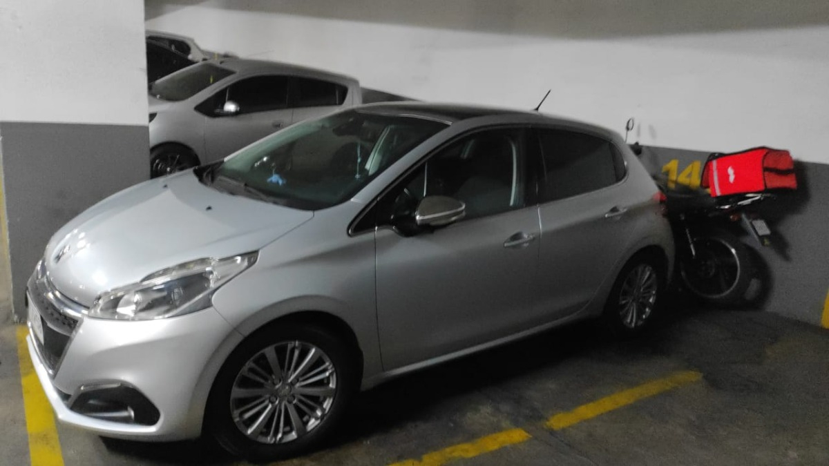 Peugeot 208, Versión Allure 1.4 Turbo. Año 2016