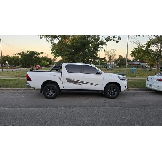 Toyota Hilux Pick-up 2.8 Cd Srv 204cv 4x2 At
