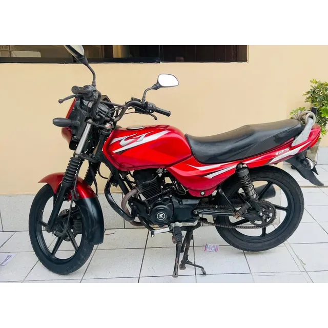 Se Vende Moto Bajaj Rojo Mecanica Año 2022