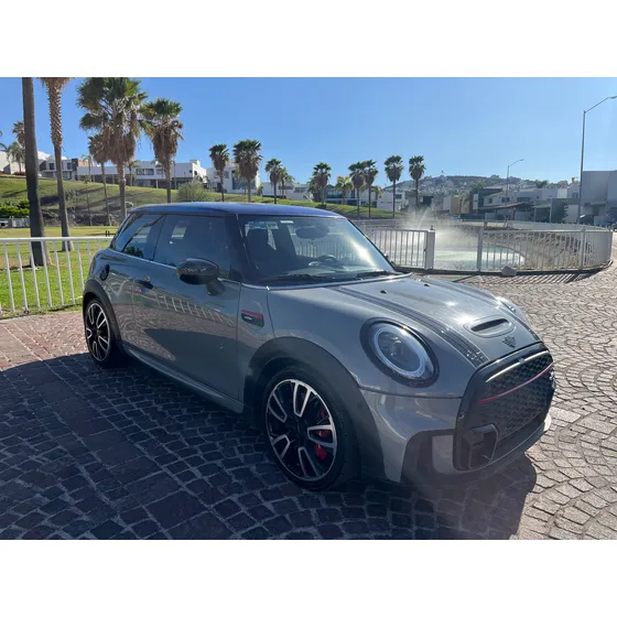 Mini John Cooper Works 2.0 Hot Chilli At