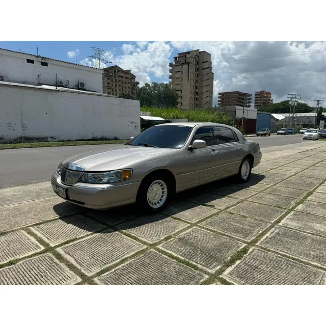 Lincoln Town Car Town