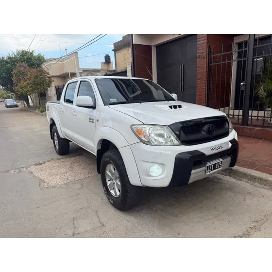 Toyota Hilux 3.0 Cd Srv Cuero I 171cv 4x4