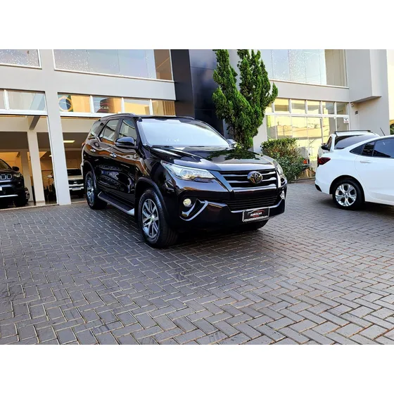 Toyota Hilux Sw4 Srx 4x4 2.8 Tdi 16v Dies. Aut.