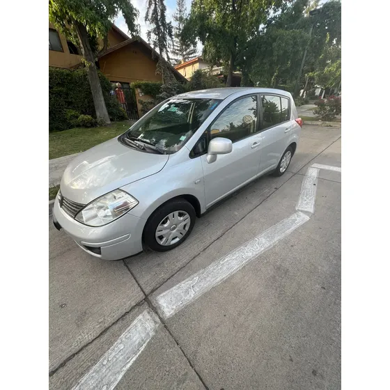 Nissan Tiida 2011