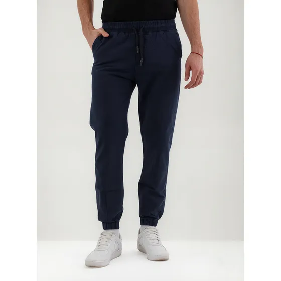 Pantalón District Chasín Hombre Jogger De Gabardina Soft