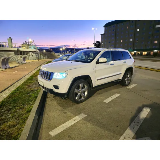 Jeep Grand Cherokee Overland L Hemi
