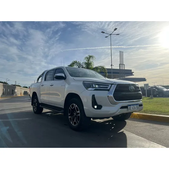 Toyota Hilux 2.8 Cd Srx 177cv 4x4 At
