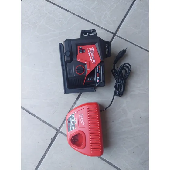 Nível A Lazer 360 12v 3 Linhas Com Milwakee Sem Uso