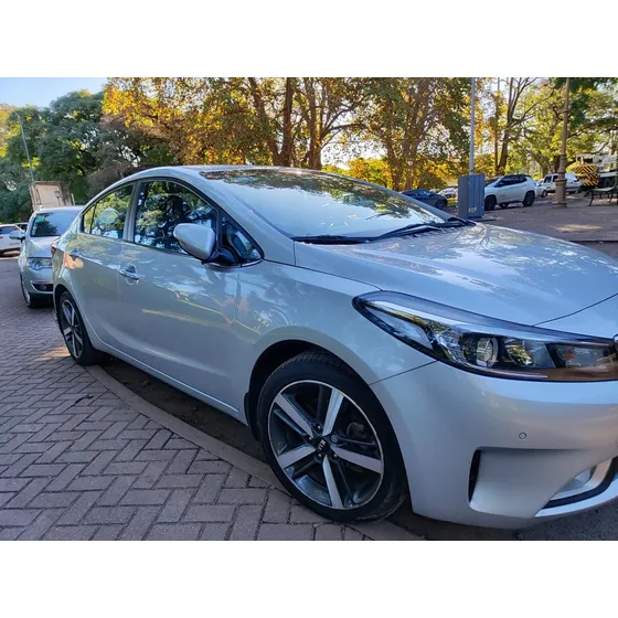 Kia Cerato 2.0 Sx At6 4 P