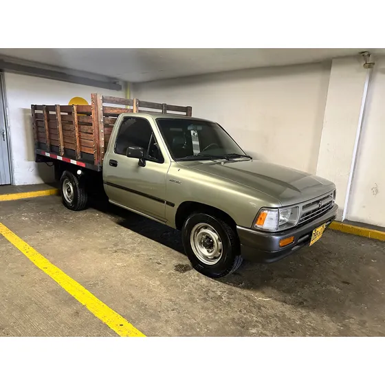 Toyota Hilux 4x2