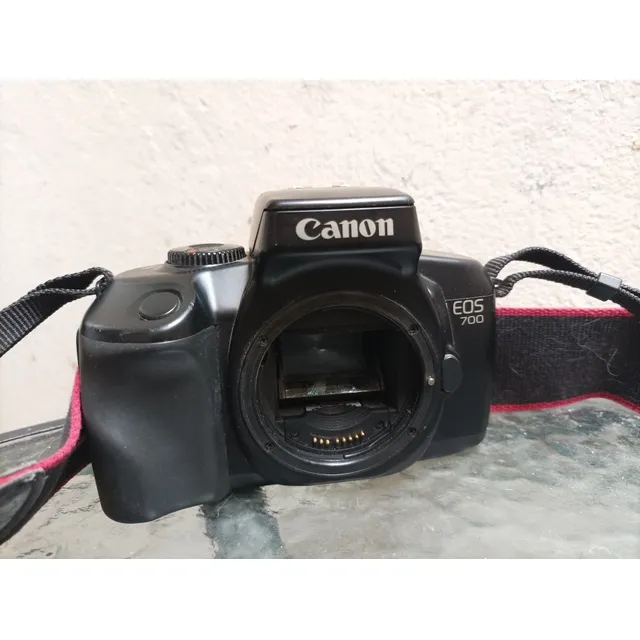 Camara De Fotos Rollo 35mm Canon Eos 700 Funciona Impecable