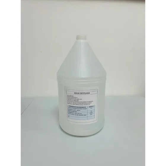 Agua Destilada Laboratorios