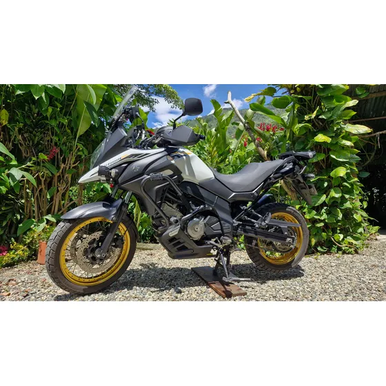 Vendo Moto Touring Vstrom 650 Xt
