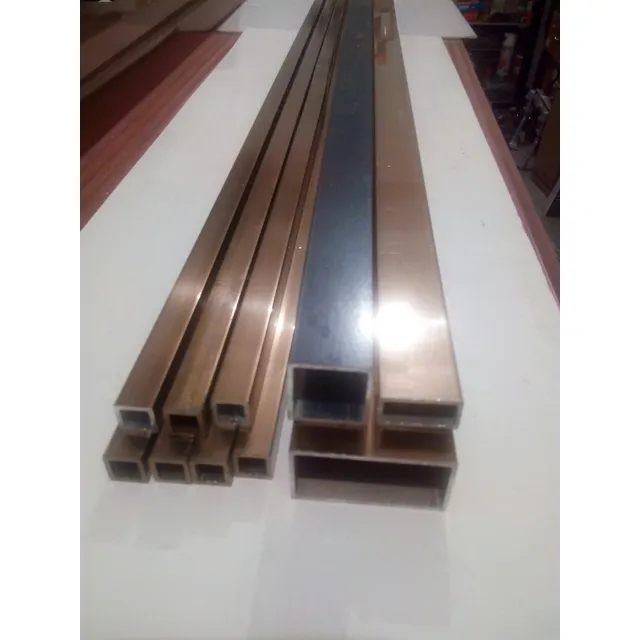 Tubo De Aluminio Pintado En Negro De1.1/2x3/4x70 Pulgadas