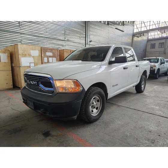 Dodge Ram 5.7 Pickup Crew Cab Slt 4x4