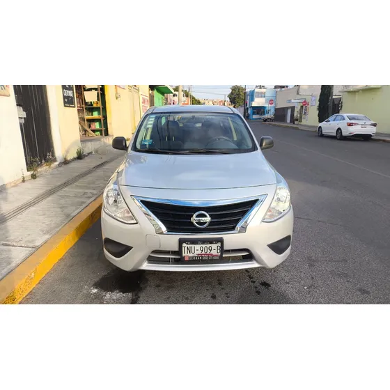 Nissan Versa 1.6 Drive Mt