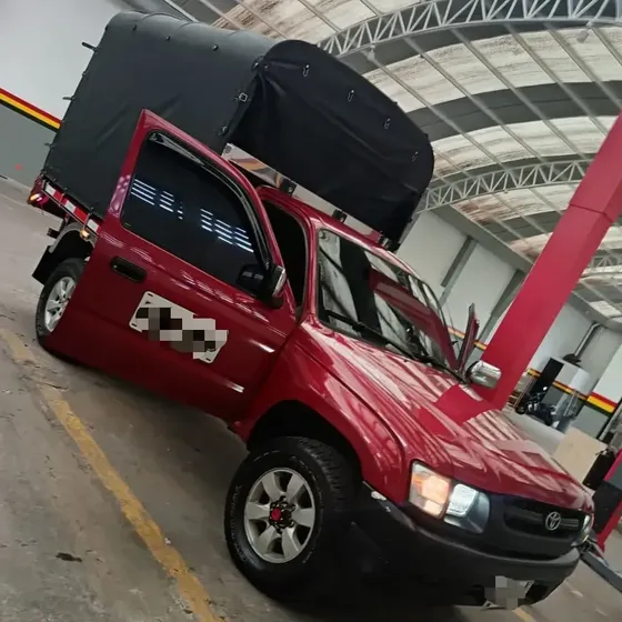 Toyota Hilux 4x4 Highraider 2005 2.4l