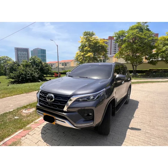Toyota Fortuner 2.4 Diésel Srv 4x2