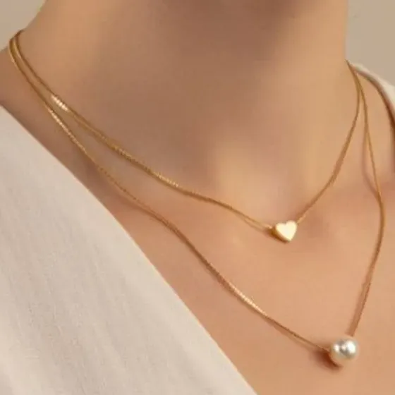 Colar Duplo Com Pérola E Coração Liso Banhado A Ouro — foto 2