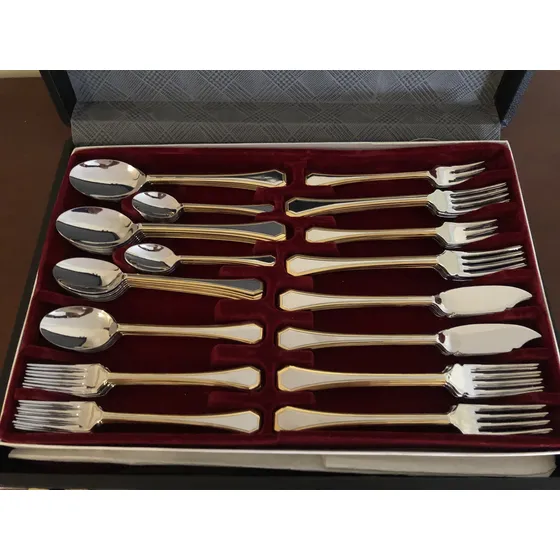 Cubiertos Gottinghen De Acero Inox Con Bordes En Oro 24k