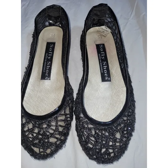 Zapatillas De Niña Negras Usadas. Talla 31.