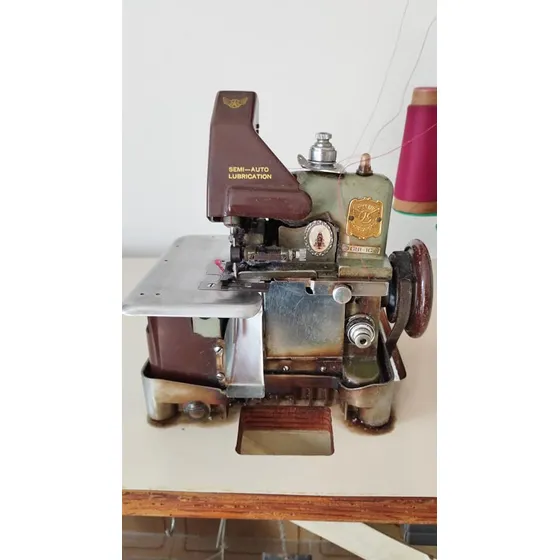 Máquina De Costura Overloque Completa Com Motor E Mesa