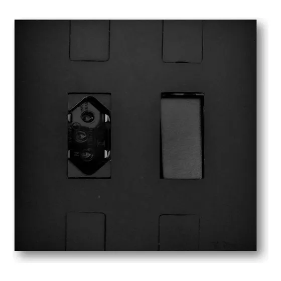 4x4 Com Tomada 10a + Interruptor Simples Preto Fosco Pluzie