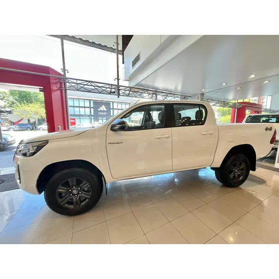 Toyota Hilux Pick-up 2.8 Cd Sr 204cv 4x4 At