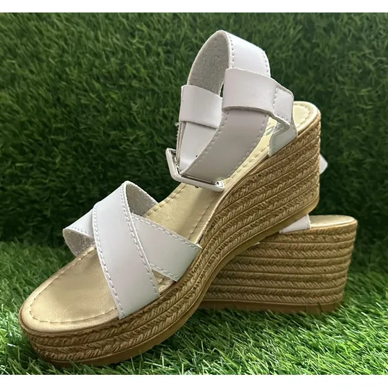 Sandalias Sifrina Para Damas Tacón Medio Modelo 10505