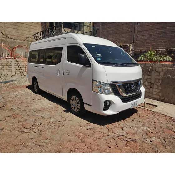 Nissan Nv350 2.5 14 Pasajeros Amplia Aa
