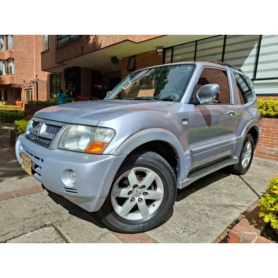 Mitsubishi Montero Gls 3p V6 Importado