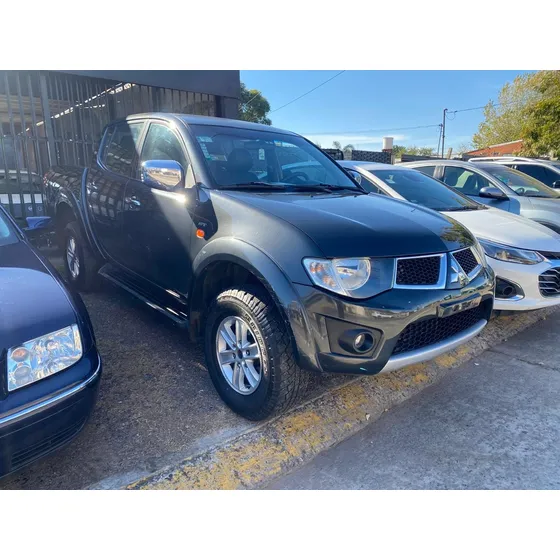 Mitsubishi L200 3.2 Cab Doble 4wd Cr 165cv Mt