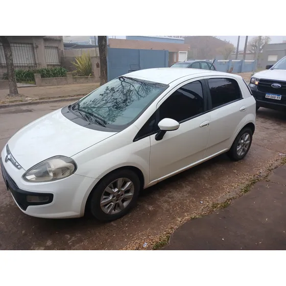 Fiat Punto 1.4 Attractive C/radio Integrada