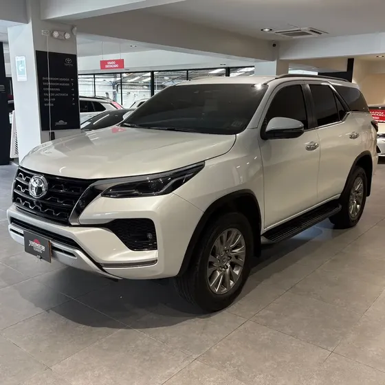 Toyota Fortuner 2024 2.4 Diésel Srv 4x2