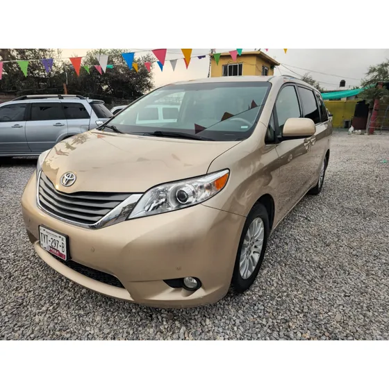 Toyota Sienna 3.5 Xle V6/ Qc At
