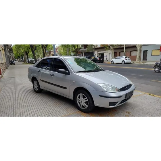 Ford Focus One Sedán 4p 1.6 Ambiente