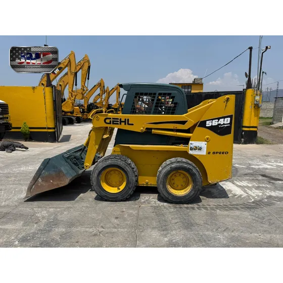 Minicargador Gehl 5640