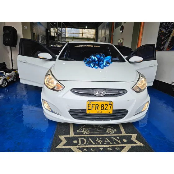 Hyundai Accent I25 1.6 Automático Airbag