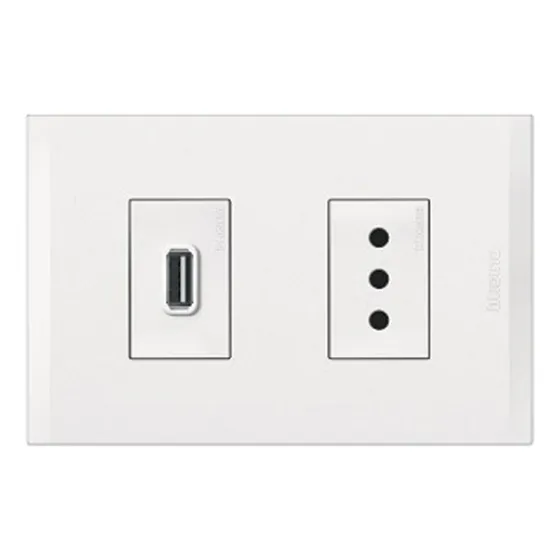 Enchufe Embutido 10a Más Puerto Usb Blanco Nobile Bticino