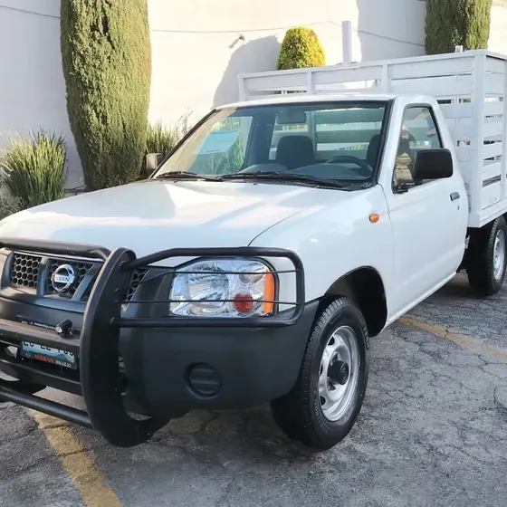 Nissan Np300 2015 2.4 Chasis Mt