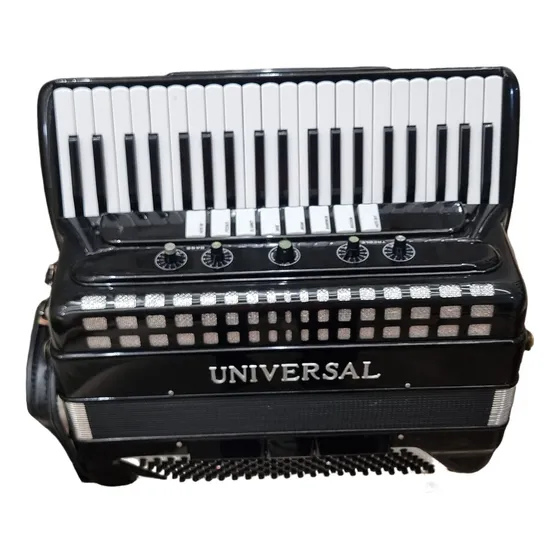 Acordeon Universal Italy 120 Baixos 3 De Voz Oitavada Preto