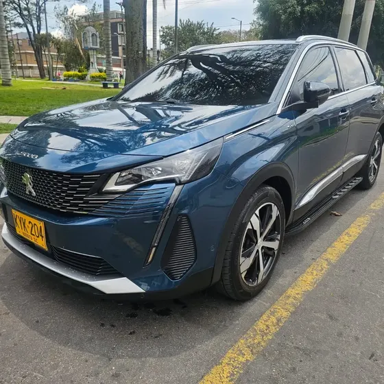 Peugeot 5008 2023 1.6 Allure
