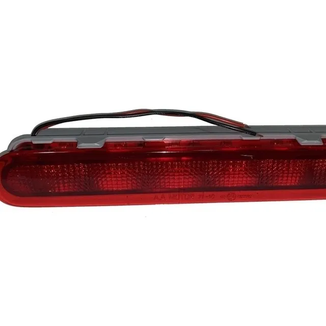Farol De Portón  Toyota Hilux, (04 Al 2015. (3 Luz De Freno)
